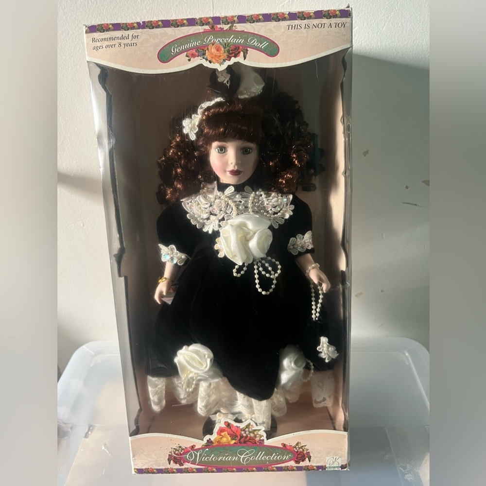 Vintage Limited Edition Porcelain Doll Victorian Collection NWOT
